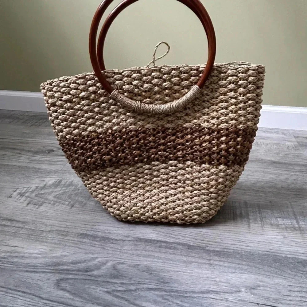 Como Woven Handbag - Picture 4 of 9